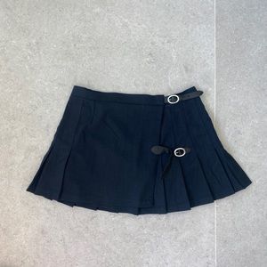 brandy melville mini skirt